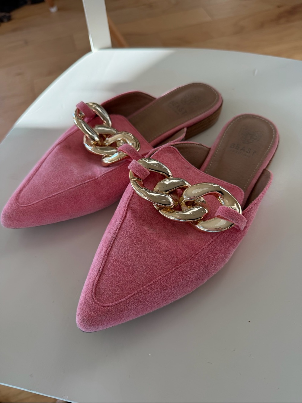 BEAST FASHION Pink Suede Pointed Chain-Embellished Mules